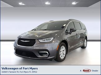 Used 2022 Chrysler Pacifica Touring-L video 1