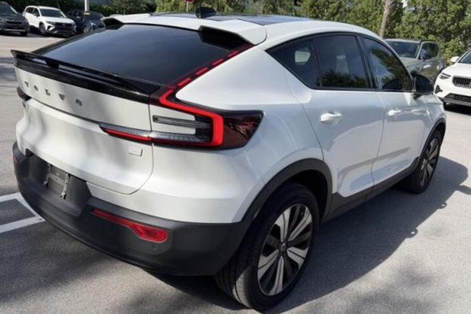 Used 2023 Volvo C40 P8 Recharge Plus AWD/4WD image 5