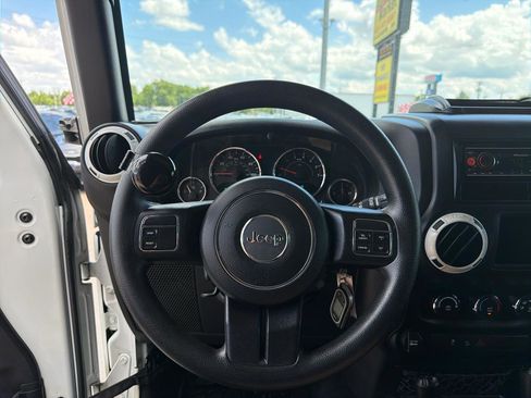 Used 2015 Jeep Wrangler Sport AWD/4WD image 12