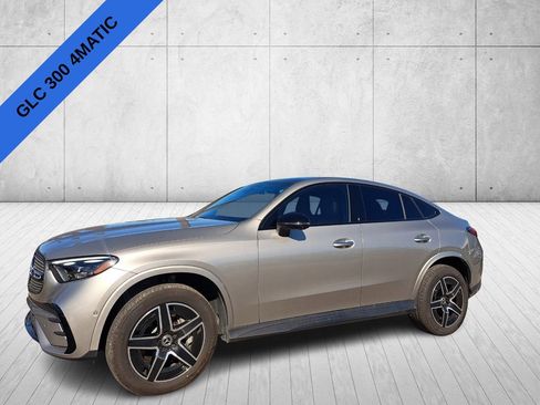 Used 2024 Mercedes-Benz GLC 300 4MATIC image 1