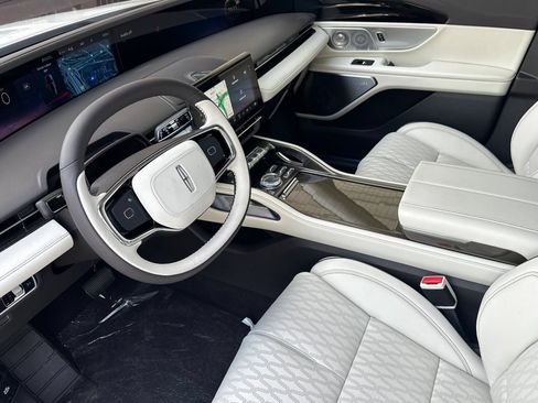 New 2026 Lincoln Nautilus Black Label w/ Jet Appearance Package AWD/4WD image 9