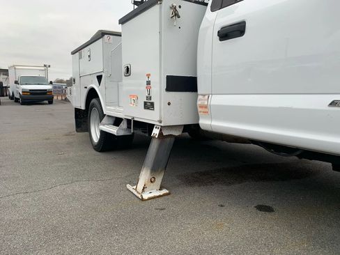 Used 2017 Ford F550 4x4 Regular Cab Super Duty image 43