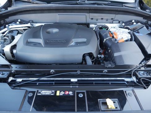 Used 2023 Volvo XC60 T8 Ultimate w/ Climate Package image 10