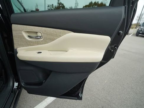 Used 2024 Nissan Murano SV image 23