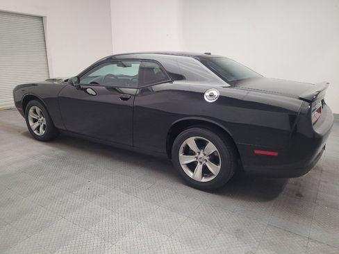 Used 2020 Dodge Challenger SXT RWD image 3
