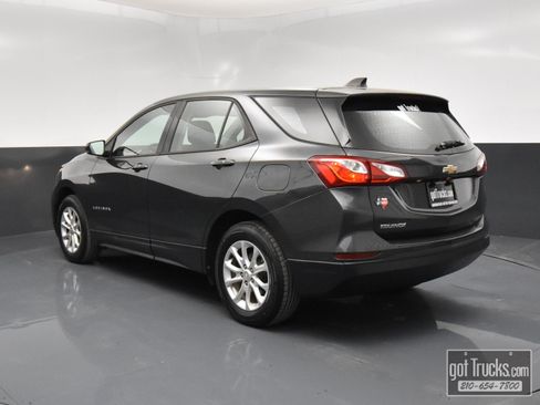 Used 2019 Chevrolet Equinox LS image 4