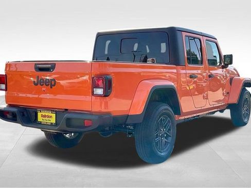 New 2025 Jeep Gladiator Sport image 15