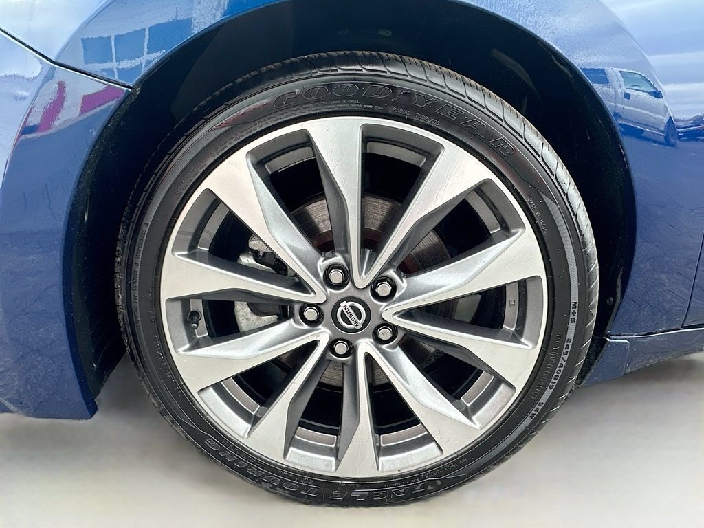 Used 2021 Nissan Maxima Platinum w/ Sport Mat Group FWD image 33