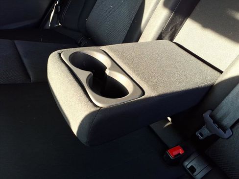 Used 2024 Nissan Rogue SV image 34