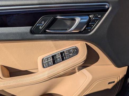 Used 2024 Porsche Macan image 20