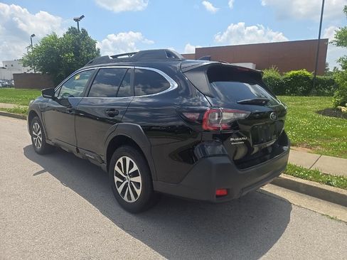 Used 2023 Subaru Outback Premium AWD/4WD image 4