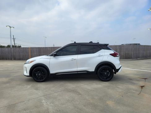 Used 2024 Nissan Kicks SR w/ SR Premium Package image 2