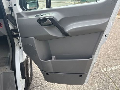 Used 2018 Mercedes-Benz Sprinter 2500 image 18