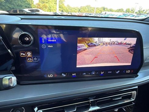 New 2027 Chevrolet Traverse LT w/ Midnight/Sport Edition FWD image 25