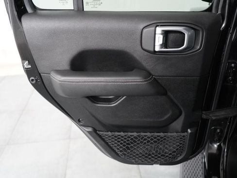 Used 2020 Jeep Wrangler Unlimited Sahara w/ Uconnect 4C Nav & Sound Group AWD/4WD image 23