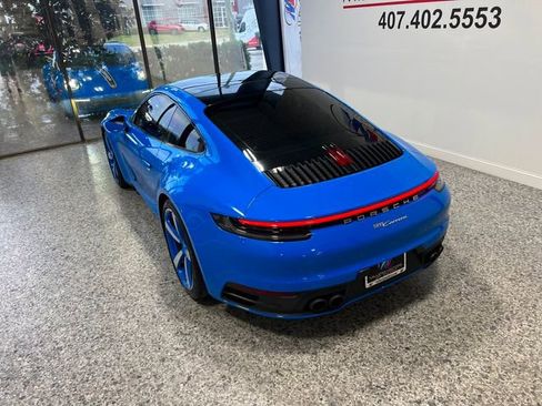 Used 2022 Porsche 911 Carrera RWD image 3