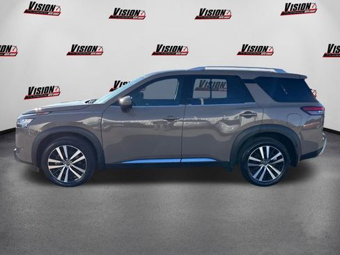 Used 2024 Nissan Pathfinder Platinum w/ Cargo Package image 8