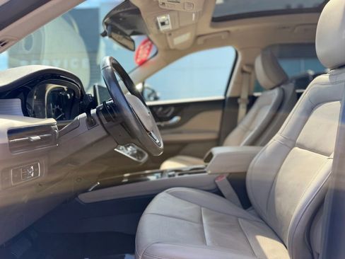 Used 2022 Lincoln Corsair AWD w/ Premium Package image 15