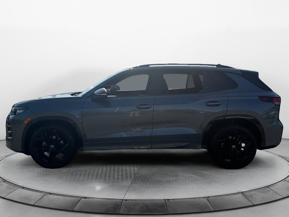 Certified 2026 Volkswagen Tiguan SE R-Line FWD image 4
