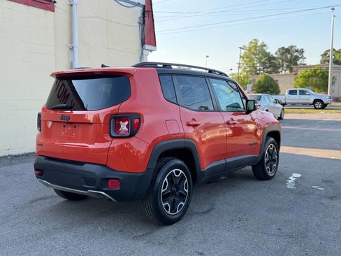 Used 2015 Jeep Renegade Trailhawk w/ Popular Equipment Group AWD/4WD image 8