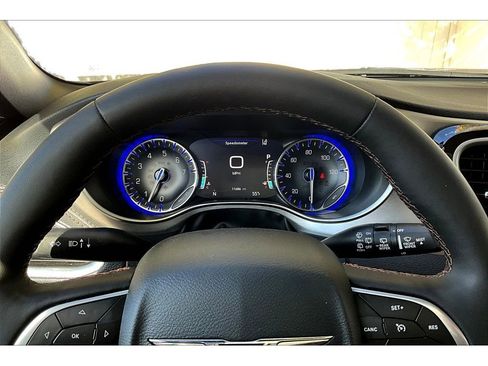 Used 2024 Chrysler Pacifica Pinnacle image 27