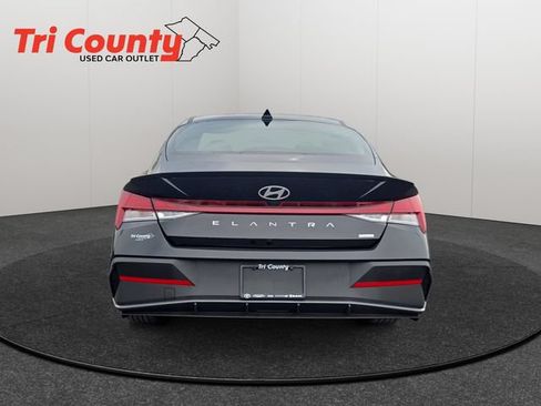 Used 2025 Hyundai Elantra SEL FWD image 7