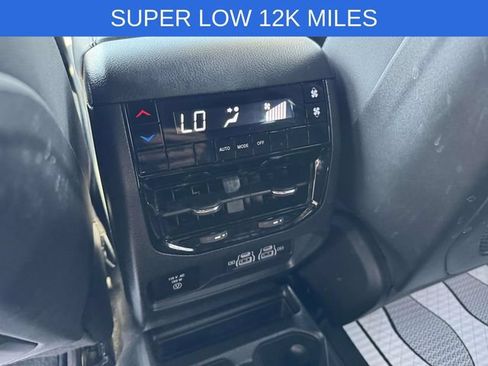 Used 2024 Jeep Grand Cherokee L Laredo w/ Luxury Tech Group I AWD/4WD image 10