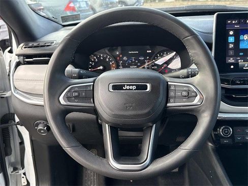 Used 2023 Jeep Compass Limited image 18