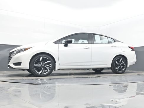 Certified 2025 Nissan Versa SR w/ Trunk Package image 26