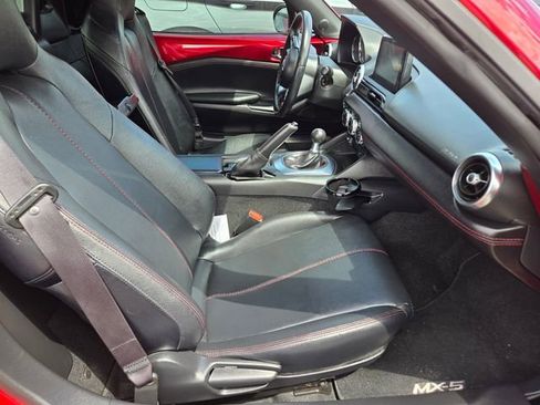 Used 2019 MAZDA MX-5 Miata RF Grand Touring w/ GT-S Package RWD image 3