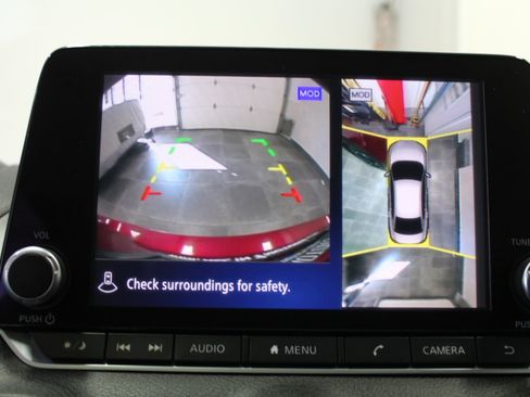 Used 2020 Nissan Sentra SR w/ Premium Package image 15