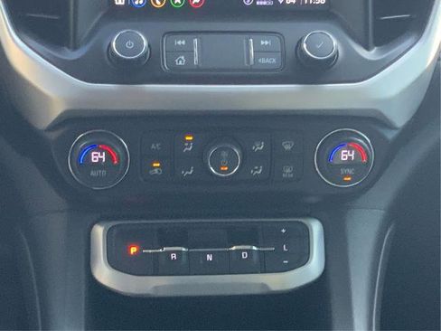 Used 2020 GMC Acadia SLT image 28