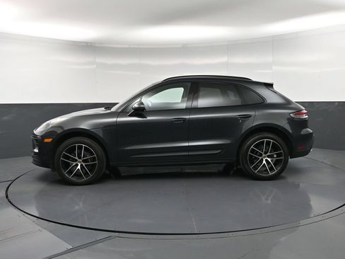 Certified 2026 Porsche Macan AWD/4WD image 2