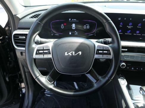 Used 2024 Kia Telluride EX w/ EX Captain's Chair Package FWD image 18
