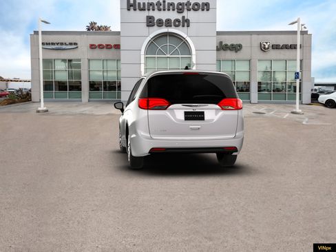 New 2026 Chrysler Voyager LX image 13