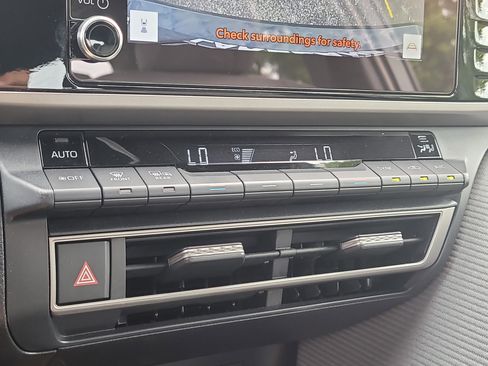 Used 2025 Toyota Camry SE image 24