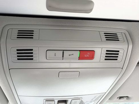 Used 2023 Volkswagen Jetta SE FWD image 33