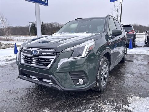 Used 2023 Subaru Forester Premium image 5
