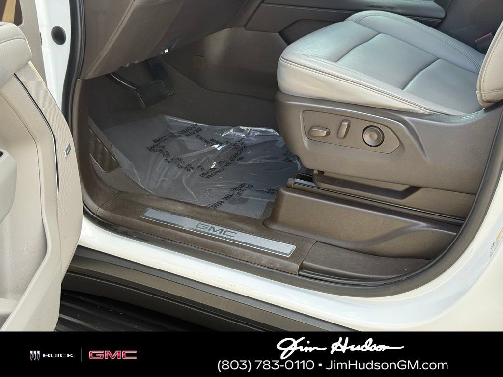 Used 2022 GMC Yukon XL SLT w/ SLT Luxury Package RWD image 23