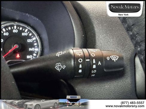 Used 2021 Jeep Renegade Limited image 21