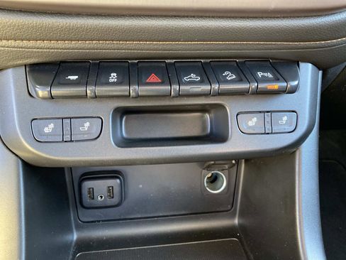 Used 2022 GMC Canyon AT4 w/ Trailering Package image 15