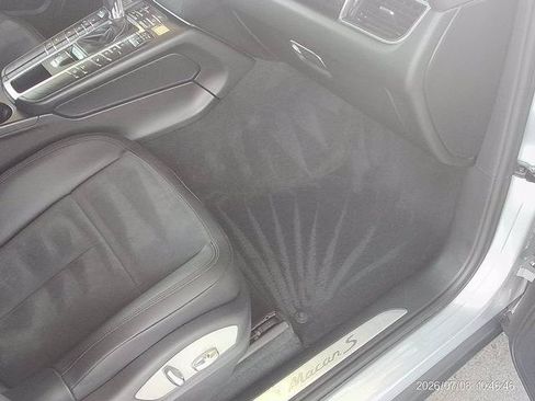 Used 2016 Porsche Macan S AWD/4WD image 18