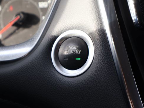 Used 2020 Chevrolet Traverse LT w/ Driver Confidence II Package image 36