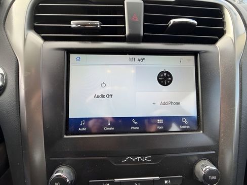 Used 2020 Ford Fusion SE image 23