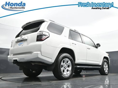 Used 2023 Toyota 4Runner SR5 Premium w/ Moonroof Package RWD image 33