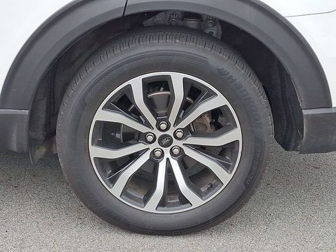 Certified 2020 Ford Explorer ST w/ Premium Technology Package AWD/4WD image 8