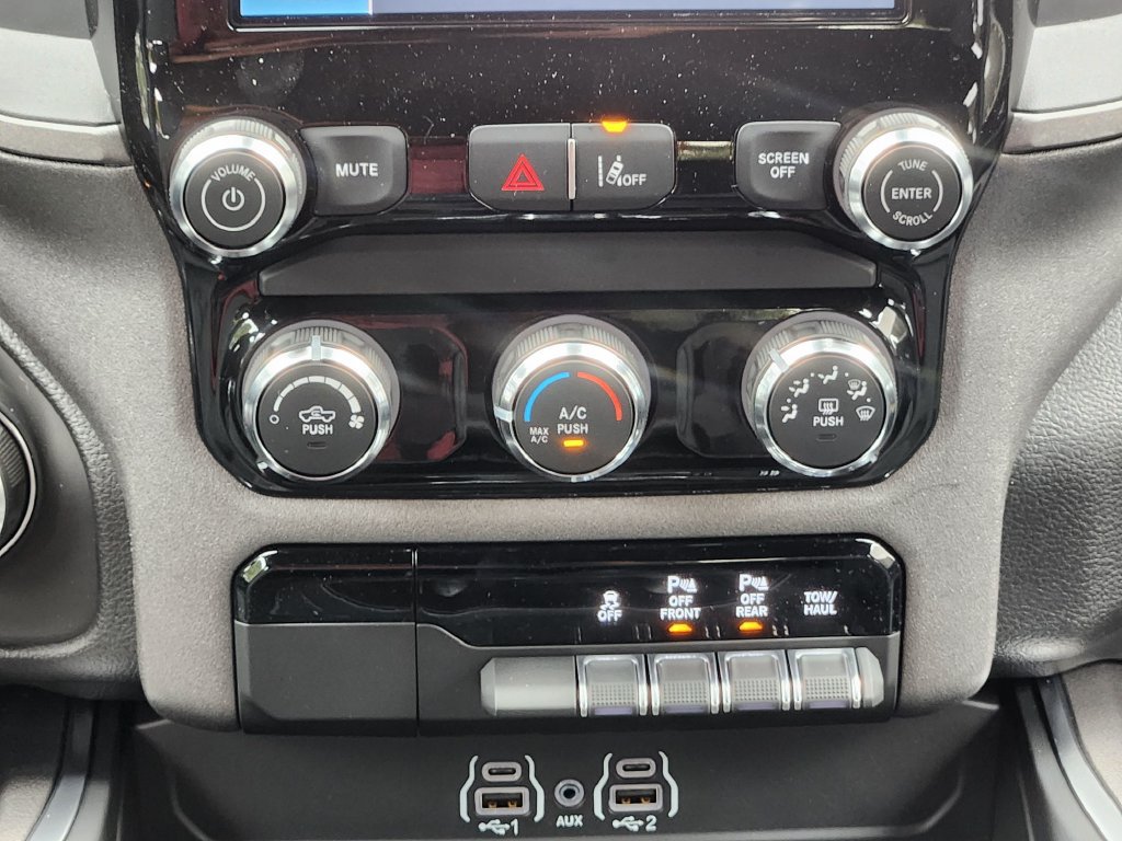 New 2027 RAM 1500 Express AWD/4WD image 19
