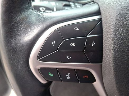 Used 2021 Jeep Grand Cherokee Laredo X image 23