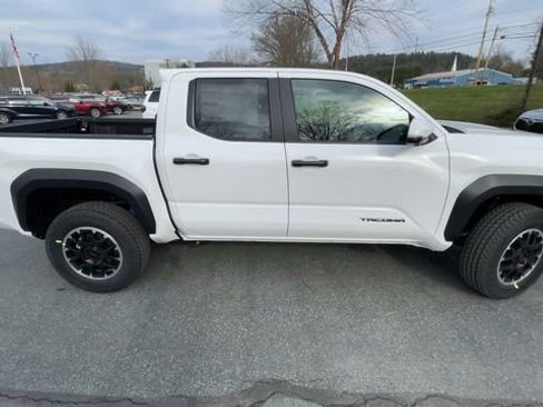 New 2026 Toyota Tacoma TRD Off-Road AWD/4WD image 9