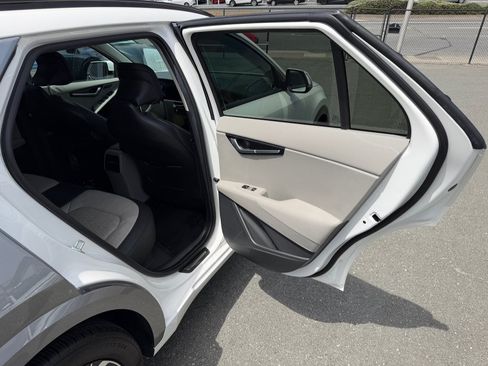 Used 2024 Kia Niro Wave w/ Wave Preserve Package FWD image 40